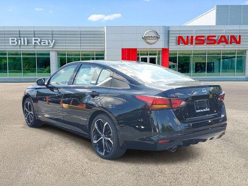 Super Black 2026 Nissan Altima SR FWD