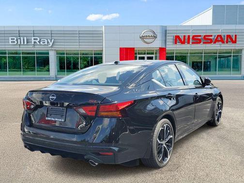 Super Black 2026 Nissan Altima SR FWD