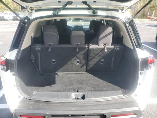 2025 Nissan Pathfinder S FWD