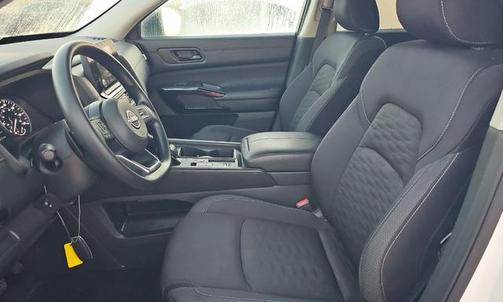 2025 Nissan Pathfinder S FWD
