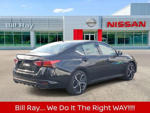 Super Black 2025 Nissan Altima SR FWD