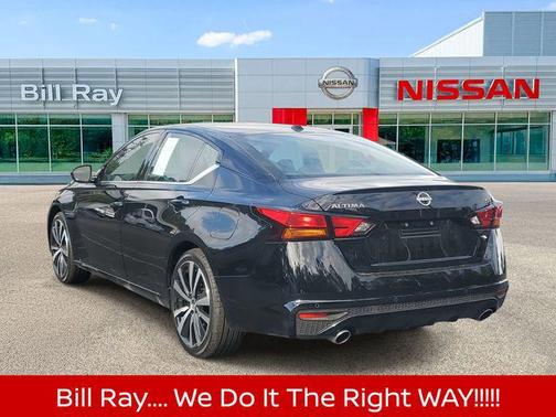 Super Black 2025 Nissan Altima SR FWD