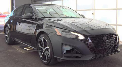 2025 Nissan Altima SR FWD