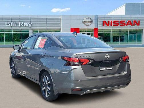 Gun Metallic 2025 Nissan Versa 1.6 SV