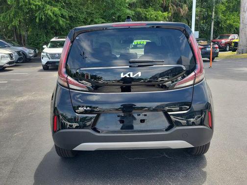 Fusion Black 2025 Kia Soul LX