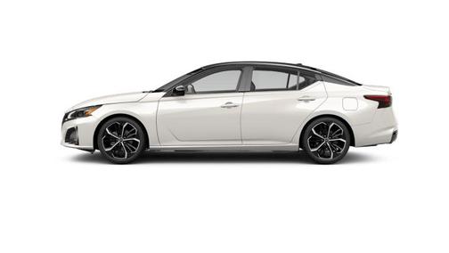Pearl White Tricoat/Super Black 2026 Nissan Altima SR FWD