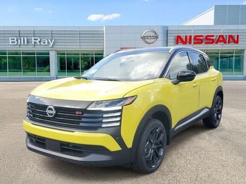 Yuzu Yellow Metallic/Super Black 2026 Nissan Kicks SR