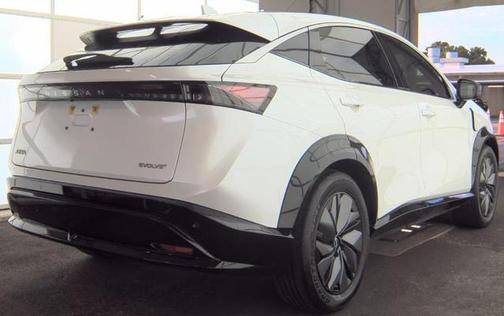 White Pearl 2024 Nissan ARIYA EVOLVE+