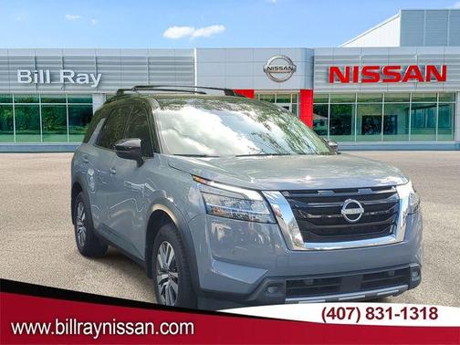 2022 Nissan Pathfinder SL 2WD