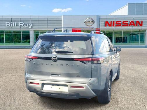 2022 Nissan Pathfinder SL 2WD