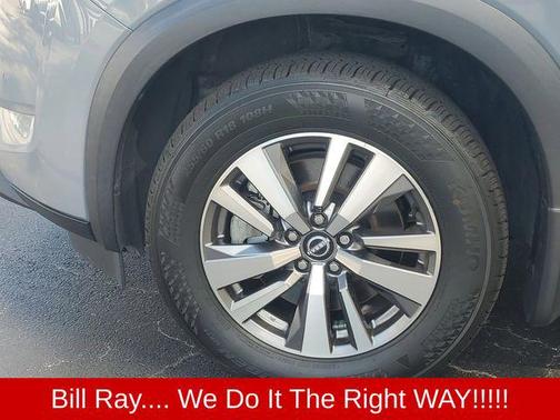 2022 Nissan Pathfinder SL 2WD