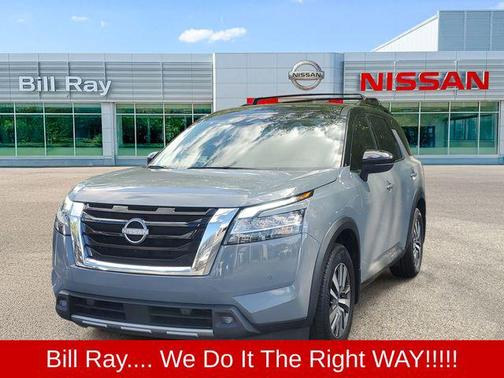 2022 Nissan Pathfinder SL 2WD