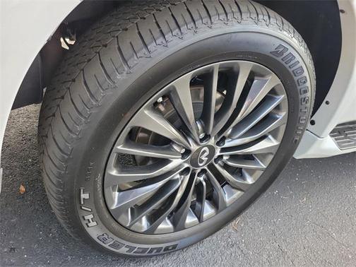 2024 INFINITI QX80 SENSORY AWD