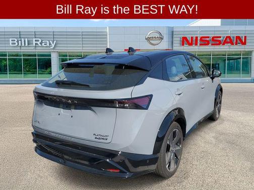 Boulder Gray Pearl/Black Diamond Pearl 2024 Nissan ARIYA PLATINUM+