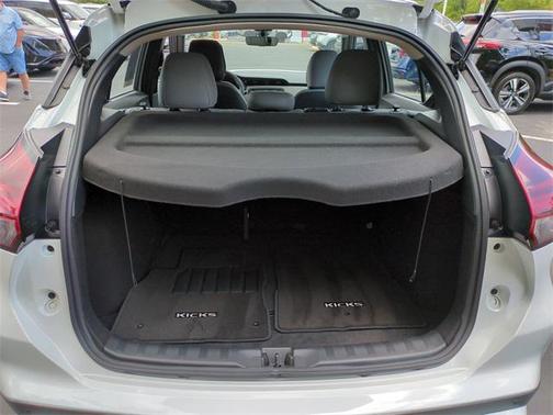 2024 Nissan Kicks SR