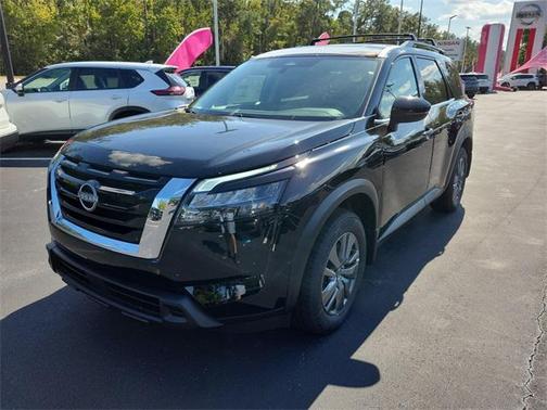 2025 Nissan Pathfinder SV FWD