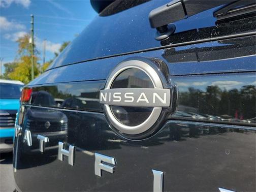 2025 Nissan Pathfinder SV FWD