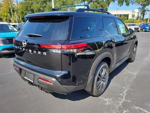 2025 Nissan Pathfinder SV FWD