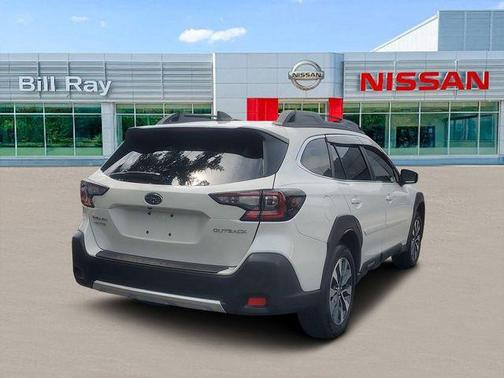 Crystal White Pearl 2025 Subaru Outback Limited