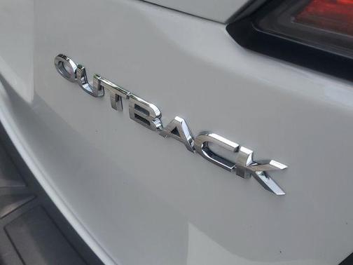 Crystal White Pearl 2025 Subaru Outback Limited