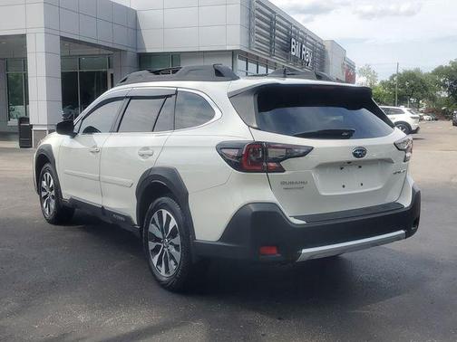 Crystal White Pearl 2025 Subaru Outback Limited