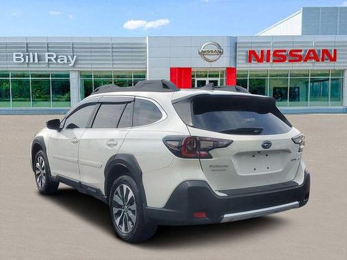 Crystal White Pearl 2025 Subaru Outback Limited
