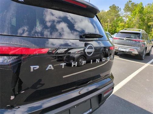 2025 Nissan Pathfinder SV FWD