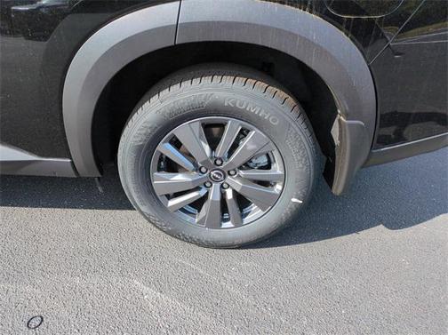 2025 Nissan Pathfinder SV FWD