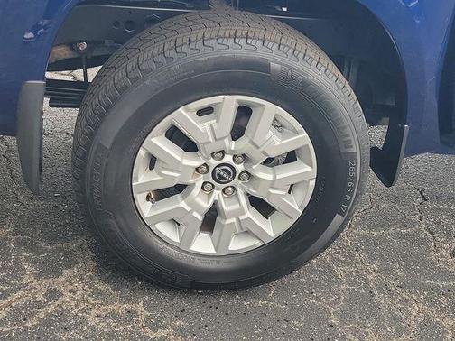Deep Blue Pearl 2022 Nissan Frontier SV