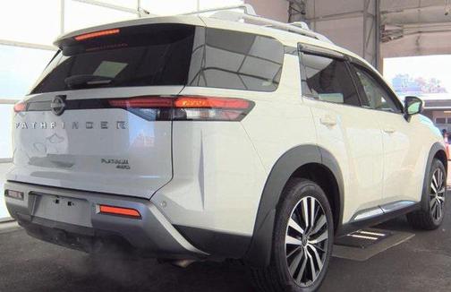 2023 Nissan Pathfinder Platinum 4WD