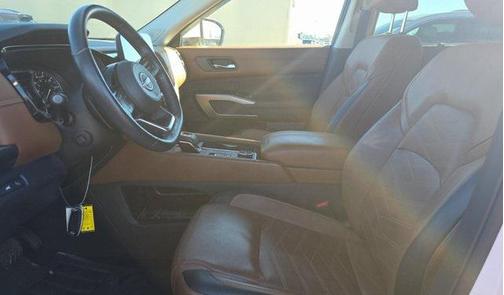 2023 Nissan Pathfinder Platinum 4WD