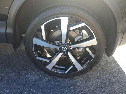 2022 Nissan Rogue Sport SL