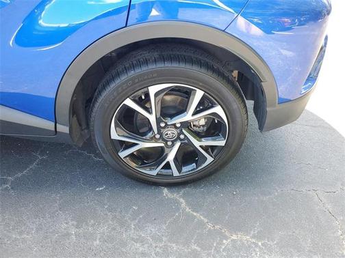 2021 Toyota C-HR XLE