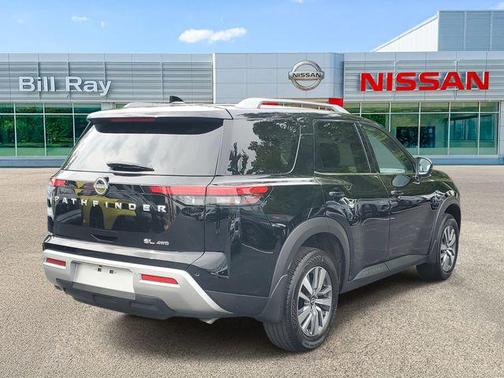 Super Black 2025 Nissan Pathfinder SL 4WD