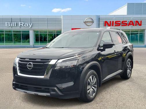 Super Black 2025 Nissan Pathfinder SL 4WD