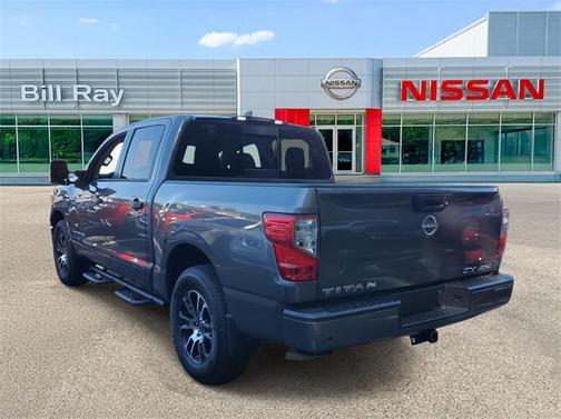 2024 Nissan Titan SV