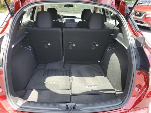 2022 Nissan Kicks SV