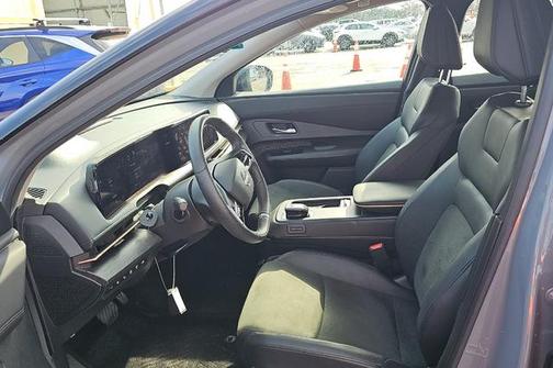 Boulder Gray Pearl/Black Diamond Pearl 2024 Nissan ARIYA EVOLVE+