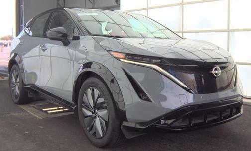 Boulder Gray Pearl/Black Diamond Pearl 2024 Nissan ARIYA EVOLVE+