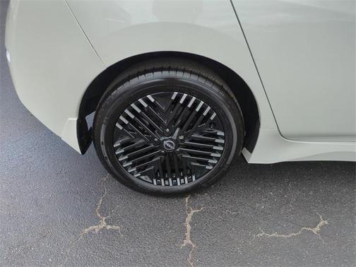 2024 Nissan Leaf SV PLUS
