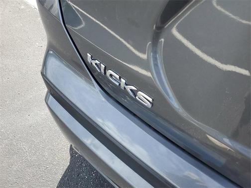 2025 Nissan Kicks S