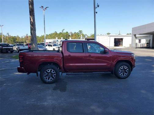 2024 Nissan Frontier SL