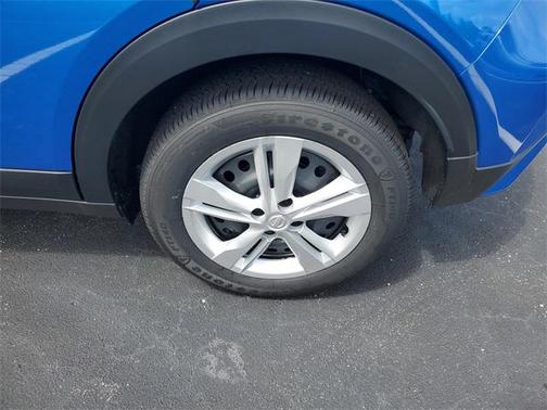 2025 Nissan Kicks S