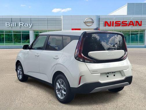 Snow White Pearl 2025 Kia Soul LX