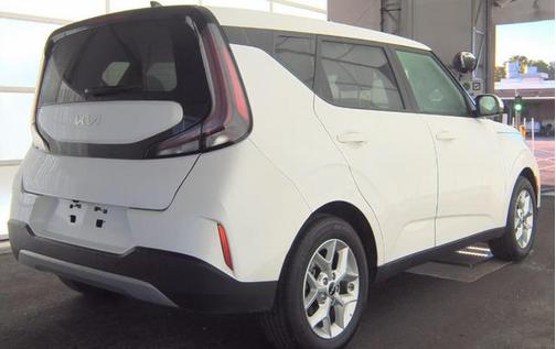 Snow White Pearl 2025 Kia Soul LX