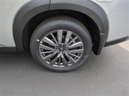 2025 Nissan Pathfinder SL FWD