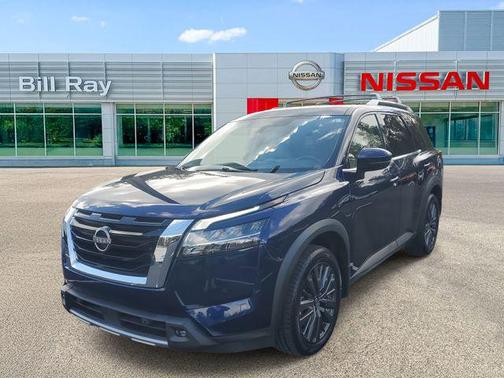 2022 Nissan Pathfinder SL 2WD