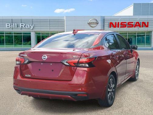 Scarlet Ember Tintcoat 2022 Nissan Versa 1.6 SV