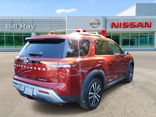 2024 Nissan Pathfinder Platinum FWD