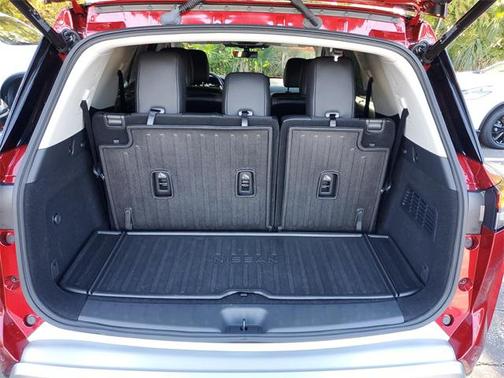 2024 Nissan Pathfinder Platinum FWD